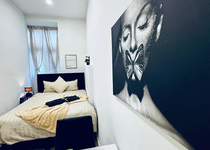 Apartment Elegant 5-br Shared Ideal For Groups & Families *