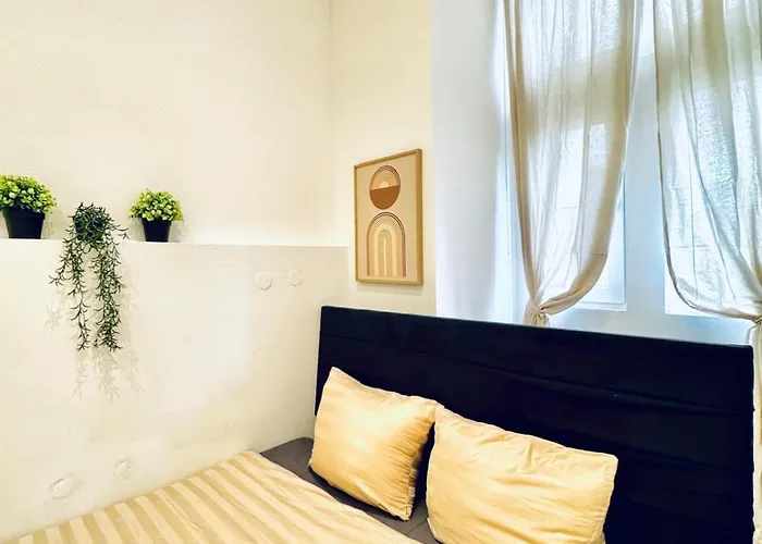 Elegant 5-br Shared Ideal For Groups & Families