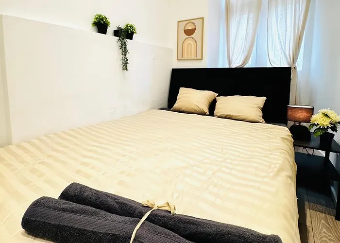 Apartment Elegant 5-br Shared Ideal For Groups & Families *