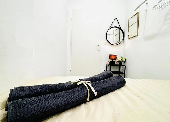 Apartment Elegant 5-br Shared Ideal For Groups & Families *